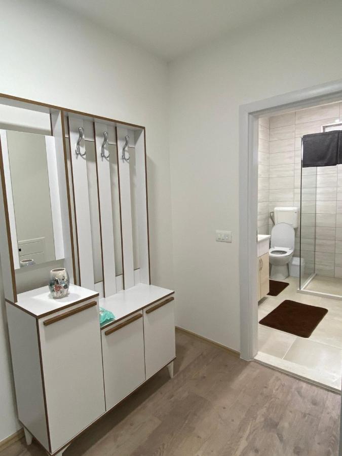 White Apartments Kosovo Polje Экстерьер фото